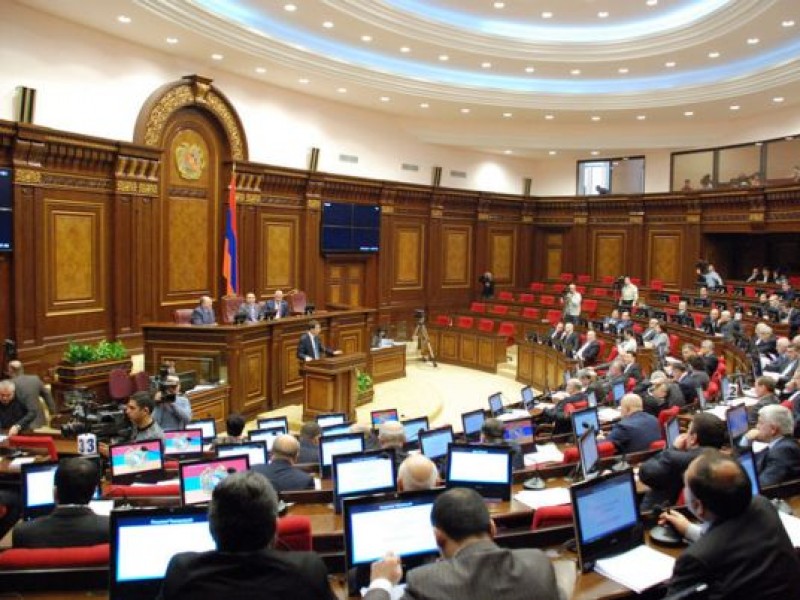 Парламентская оппозиция Армении требует освободить активистов, протестующих против подорожания электроэнергии