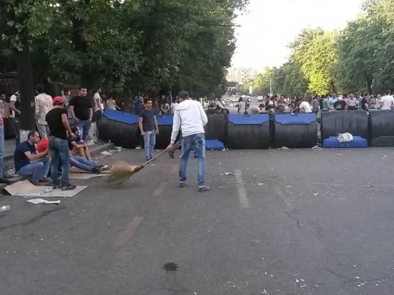 Ситуация в центре Еревана неопределенная: Полиция Армении может принять радикальные меры