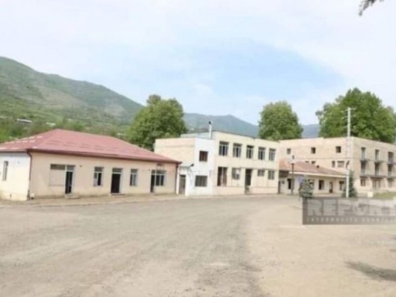 Азербайджанцы разгромили центральную библиотеку Гадрута