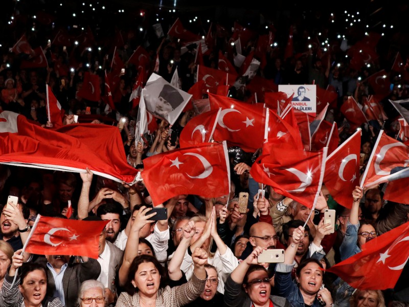Опрос: Турецкая оппозиция опередила ПСР по поддержке среди избирателей