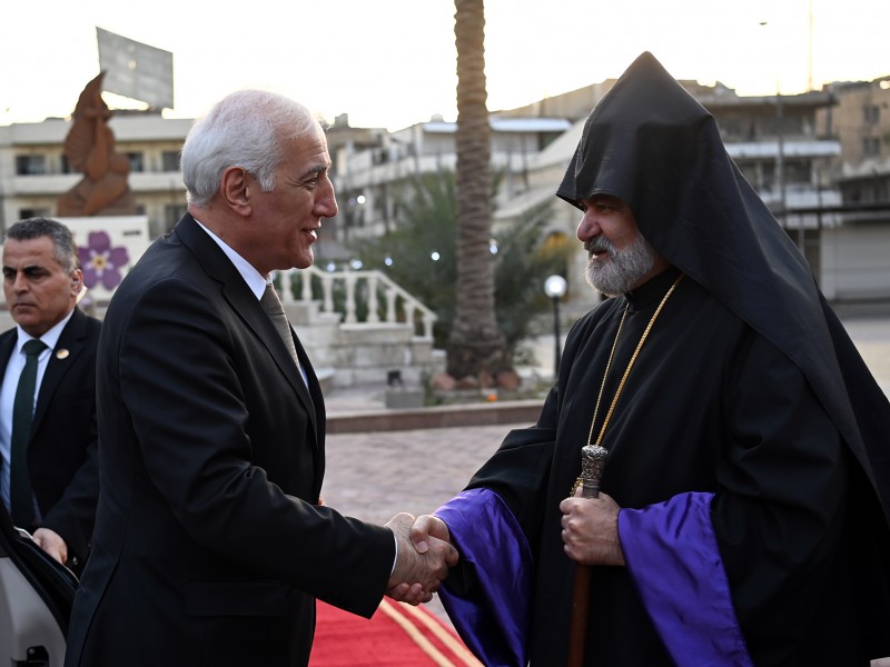 Ваагн Хачатурян посетил Армянскую Апостольскую пресвитерию в Багдаде