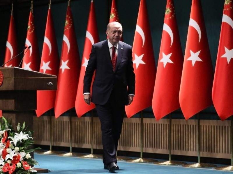 Опрос: Правящая партия Турции теряет поддержку избирателей
