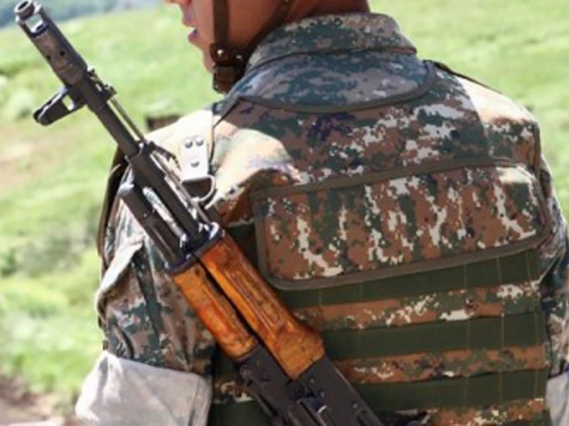 Следственная группа работает на месте гибели военнослужащего в Карабахе
