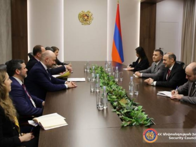 Отношения между Арменией и Литвой интенсивно развиваются - секретарь Совбеза