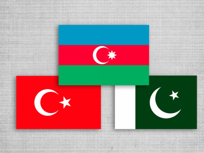 Военный эксперт: Пакистан и Турция готовят Азербайджан к новой войне в Арцахе