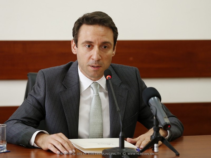 Мэр Еревана перечислил 130 млн драмов из премиального фонда столичному медперсоналу