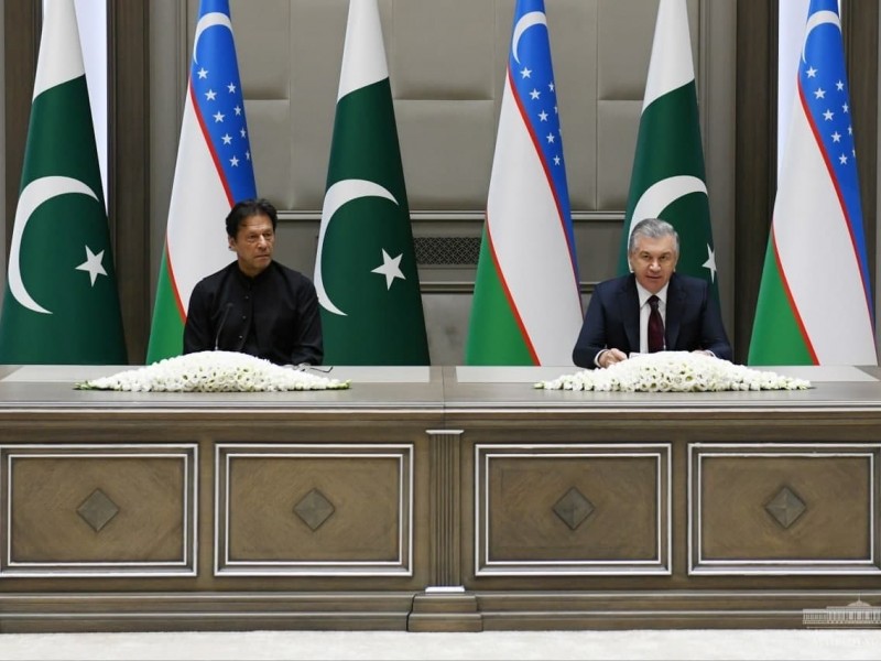 Премьер Пакистана предложил подключить Турцию к урегулированию афганского конфликта