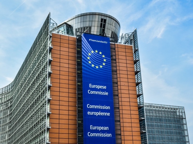 Еврокомиссия рекомендовала странам ЕС разрешить въезд вакцинированным иностранным туристам