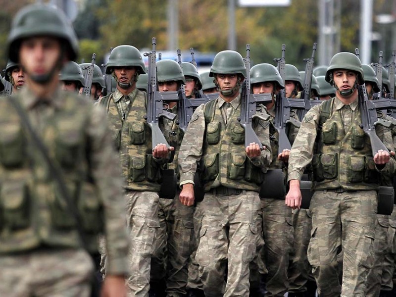 Турецкая армия планирует набрать примерно 2400 новых офицеров и прапорщиков