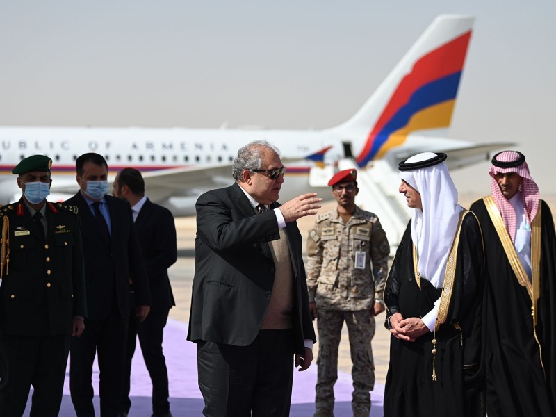 Президент Армении впервые посетил Саудовскую Аравию, с которой у страны нет дипотношений