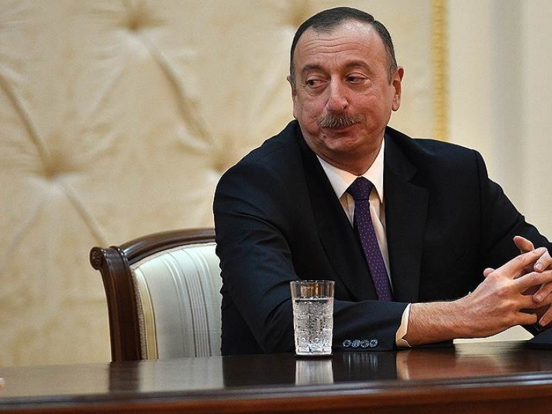 Потери Азербайджана от низких цен на нефть могут составить до $1 млрд - Алиев