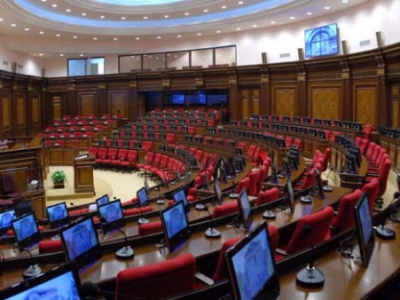 Парламент утвердил госбюджет 2023 года