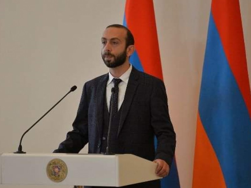 Парламентская делегация во главе с Араратом Мирзояном отбыла в Степанакерт