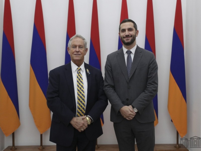 Вице-спикер НС Армении принял конгрессмена США