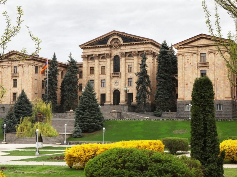 В парламенте Армении обсудят программу правительства