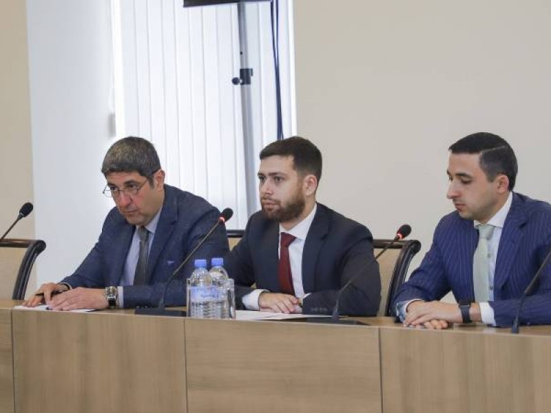 Замглавы МИД Армении и парламентарии Ирака обсудили региональную безопасность