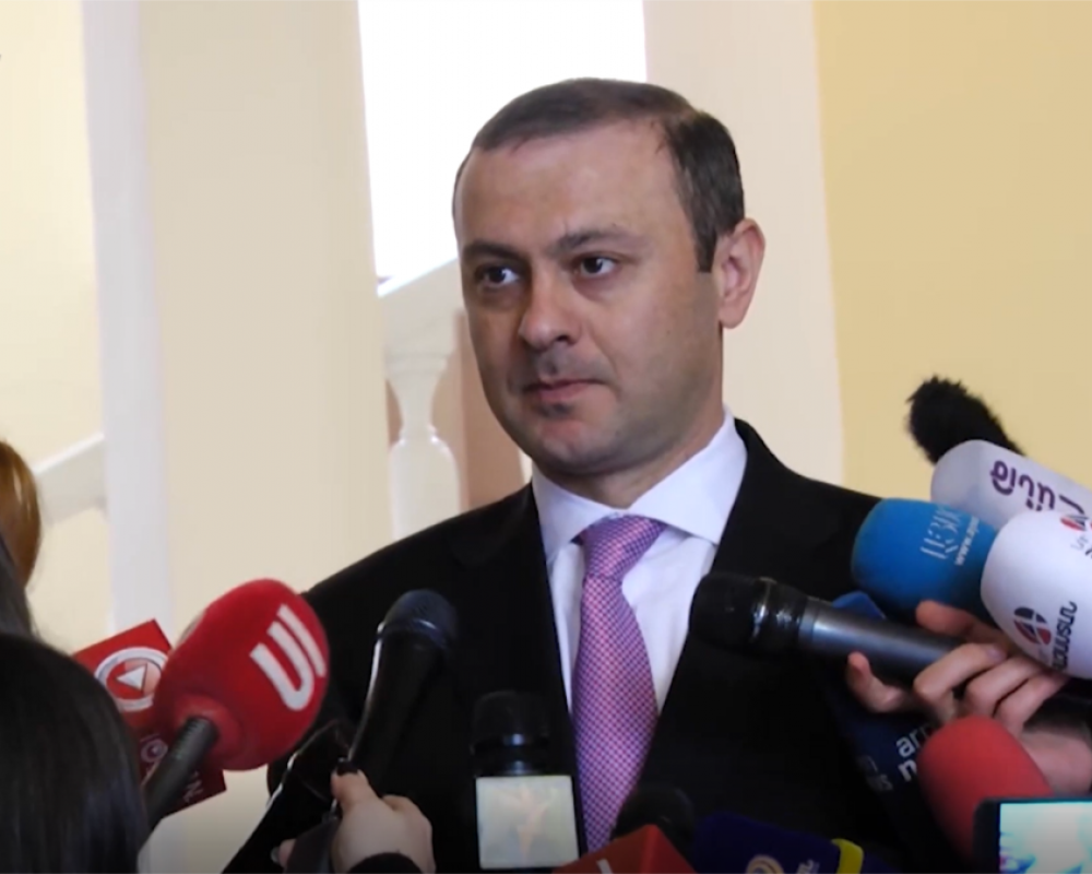 Секретарь Совбеза Армении рассказал о переговорах с Азербайджаном
