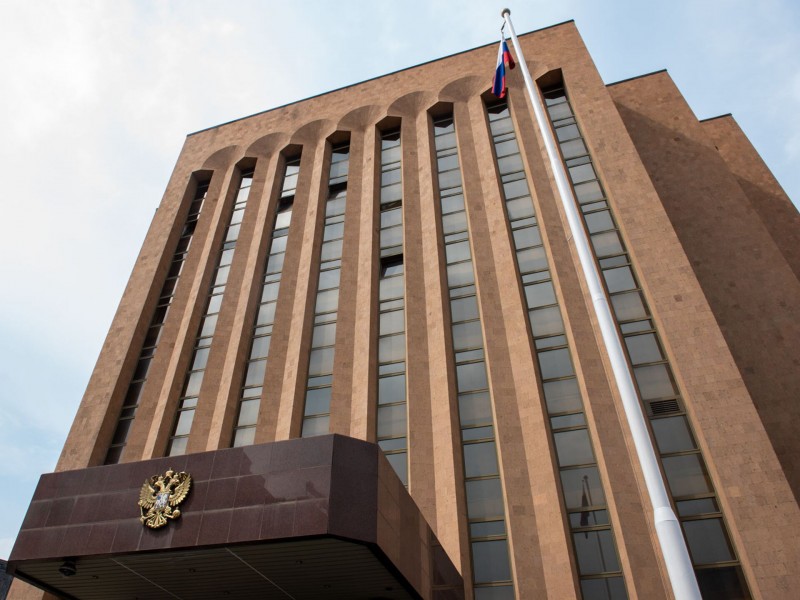 Посольство РФ внимательно следит за развитием ситуации в связи с задержанием блогера
