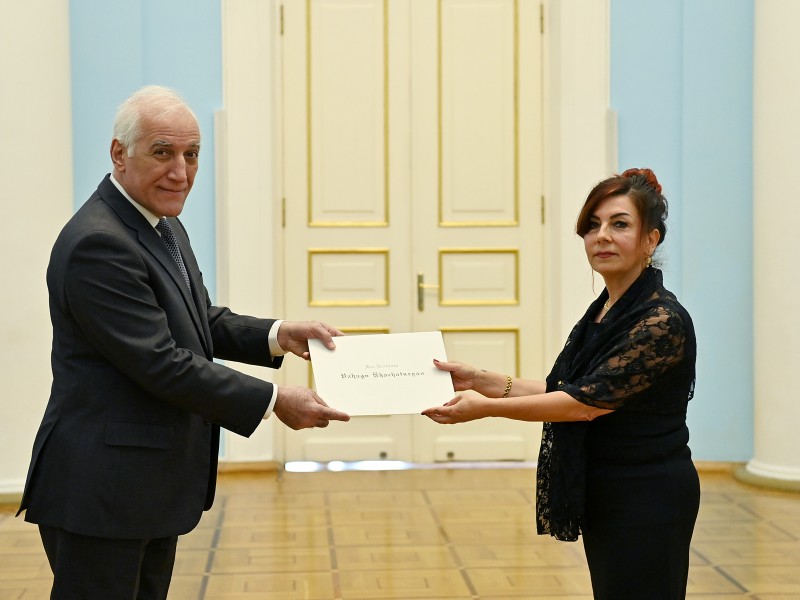 Ваагн Хачатурян принял верительные грамоты новоназначенного посла Сан-Марино в Армении 