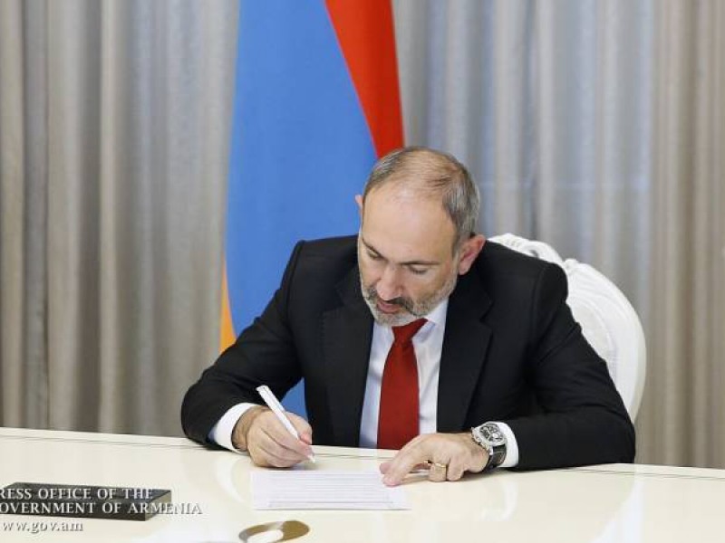 Пашинян готов подписать вариант мирного договора, направленный в Баку в феврале