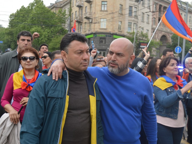 Опрос: 52% респондентов уверены – в Армении есть политзаключенные