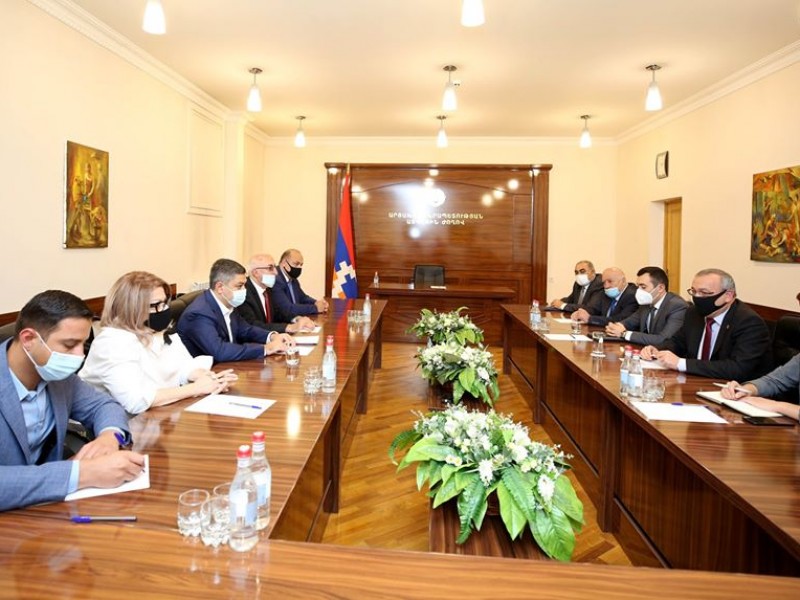 Мы открыты для сотрудничества: Ванецян и спикер парламента Арцаха провели встречу