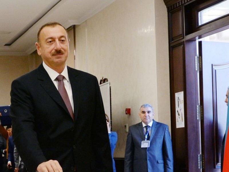 Правящая партия Азербайджана объявила о победе Алиева на президентских выборах