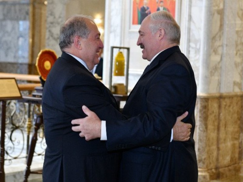 Лукашенко Саркисяну: У меня одно правило: дружба дружбой, а государство- это все отдельно 
