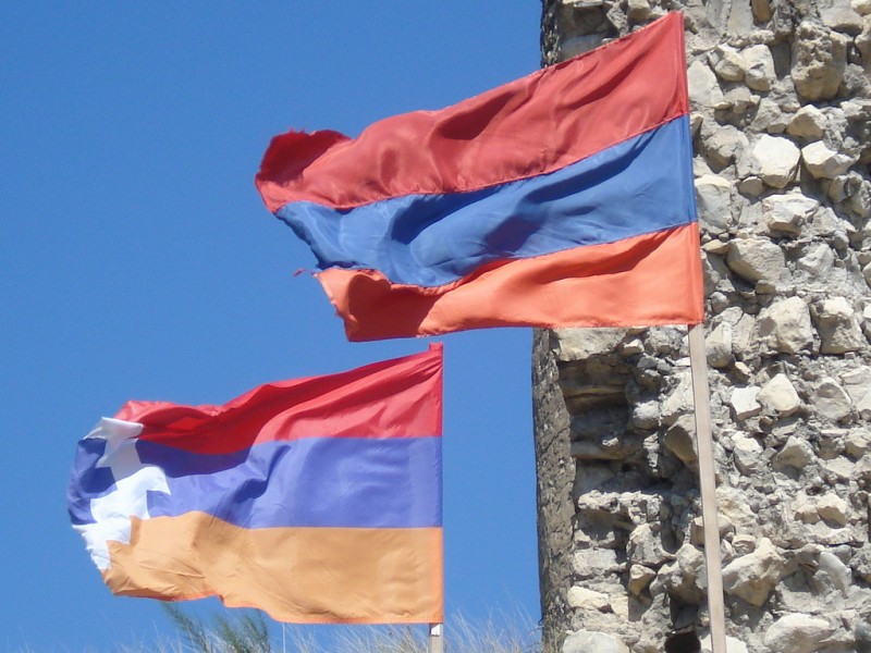 Армения предоставит Арцаху беспроцентный кредит и грант на сумму в 13,5 млрд драмов