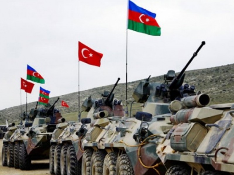 Министр обороны Турции: Мы с Азербайджаном действуем как единое целое