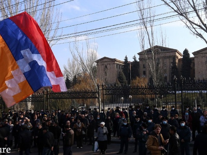 Противники Пашиняна намерены провести в субботу в Ереване «колоссальный митинг»