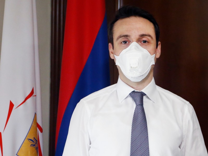 Мэр Еревана снова ушел в отпуск