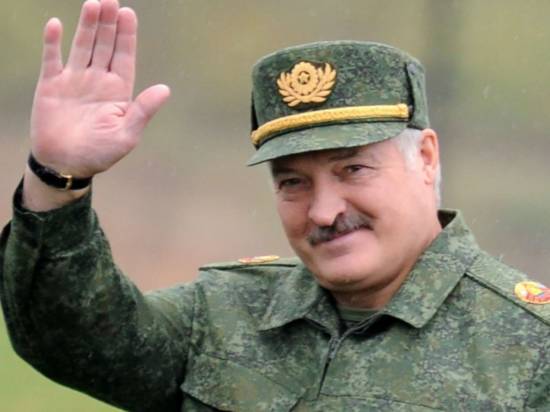 Лукашенко заявил, что может покинуть президентский пост 