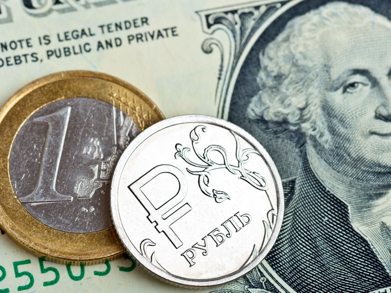 Рубль занял второе место по волатильности валют в мире