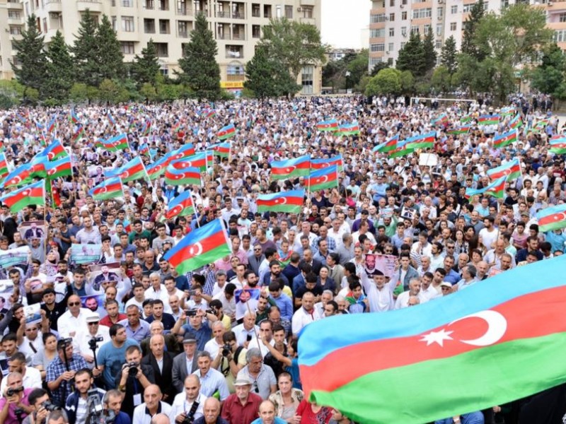 Le Figaro: Алиев поддерживает свою власть репрессиями
