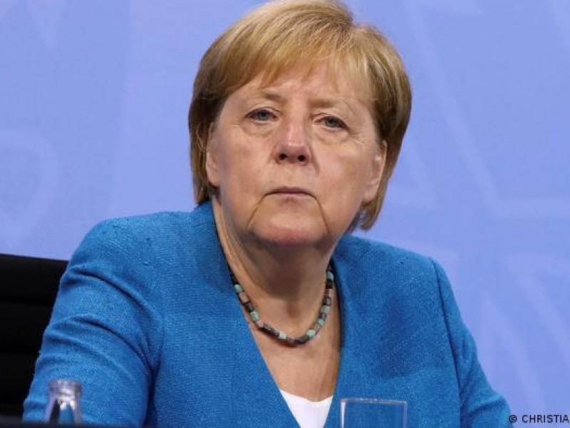 Прощальный привет: Меркель пригрозила России новыми санкциями  