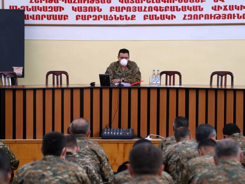 Министр обороны Арцаха Джалал Арутюнян провел служебное совещание