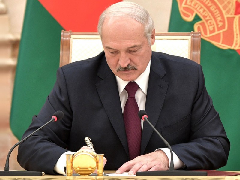 Новый вариант Конституции Белоруссии представлен Лукашенко