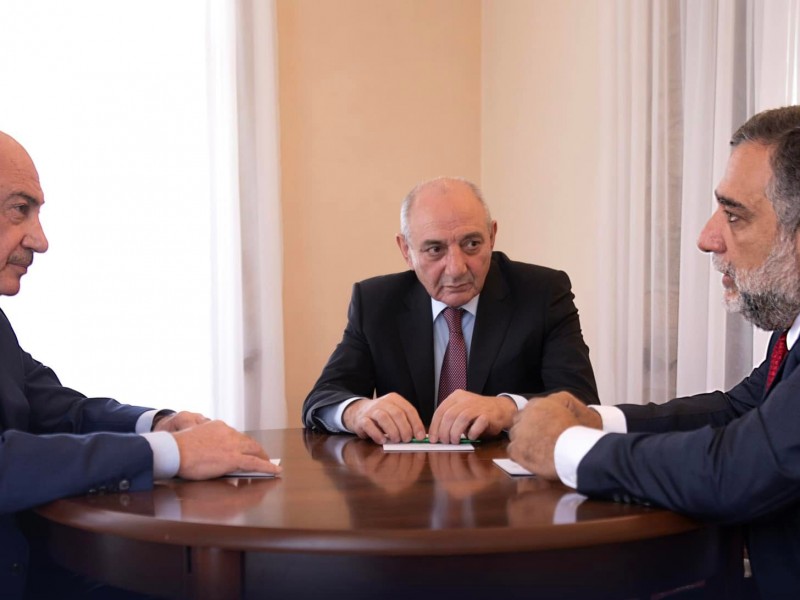 Рубен Варданян встретился с бывшими президентами Арцаха