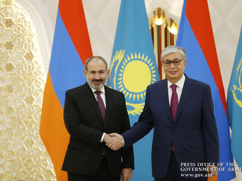 Никол Пашинян и президент Казахстана обсудили ситуацию на армяно-азербайджанской границе 