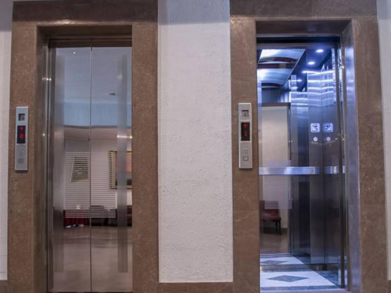 Мэрия Еревана заменит не 100, а 500 старых лифтов  