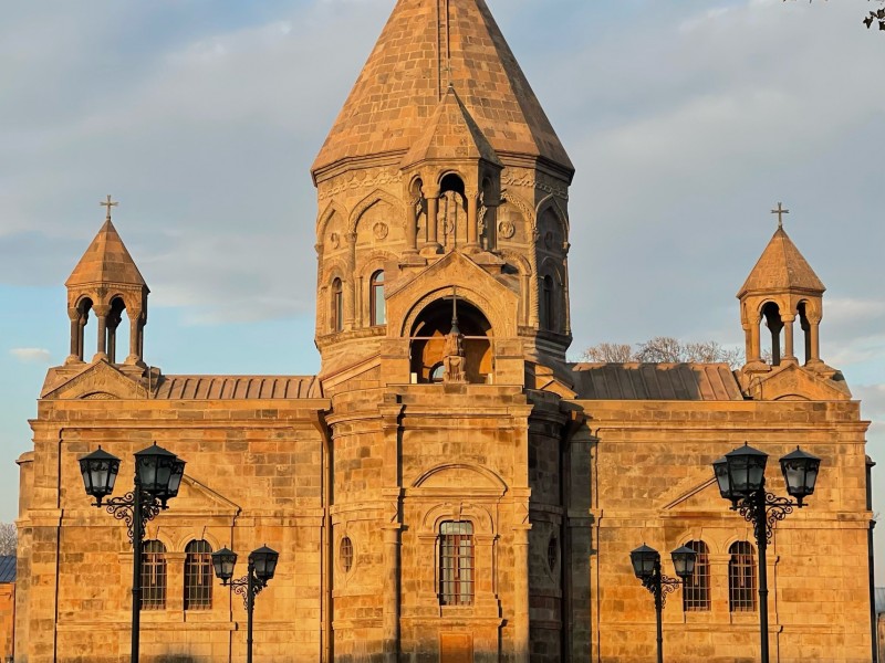 Первопрестольный Эчмиадзин осуждает насилие против армянского патриархата Иерусалима