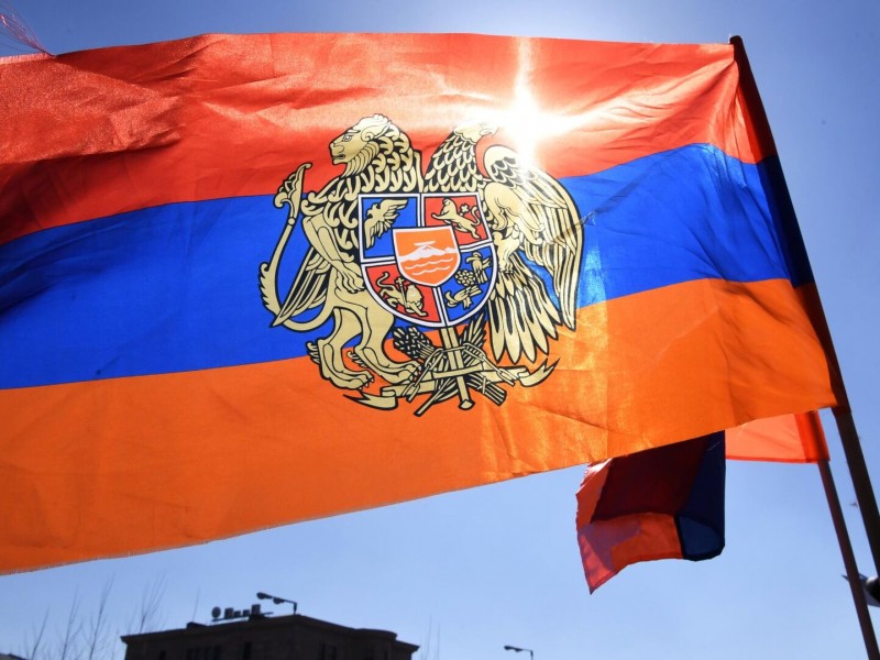 Пашинян: принятый в 1991 году герб не имеет ничего общего с современной Арменией