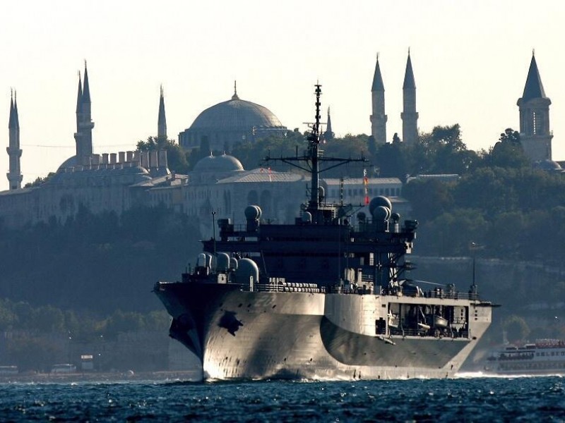 Турция закрыла Босфор и Дарданеллы для прохода военных кораблей Украины и России
