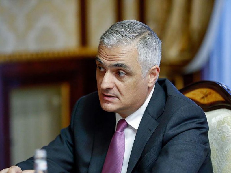 Вице-премьер обсудил с делегацией ВБ реализуемые в Армении программы