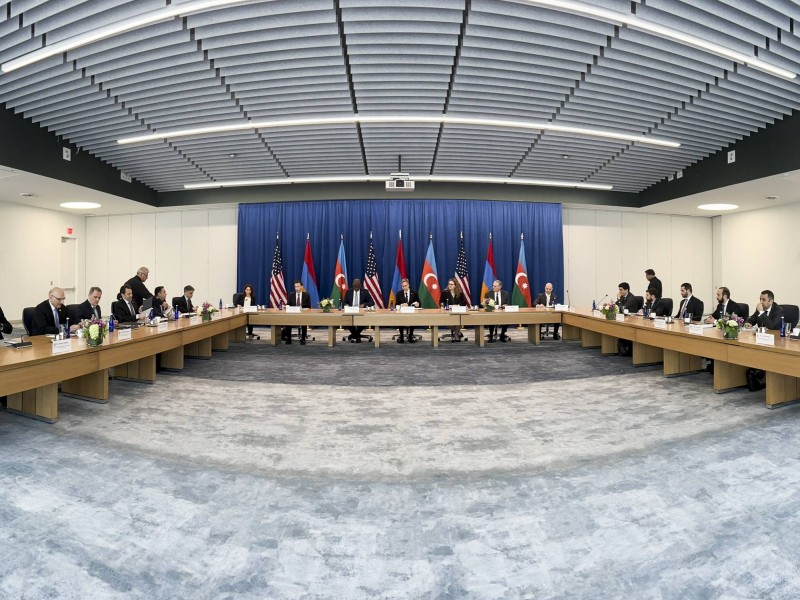 Главы МИД Армении и Азербайджана второй день ведут переговоры в Вашингтоне 