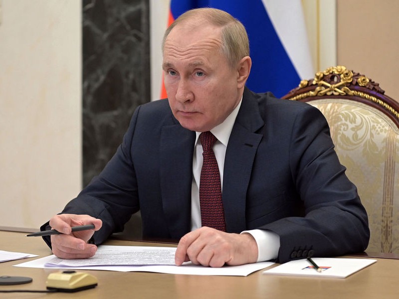 Путин назвал силовое сдерживание России угрозой национальной безопасности