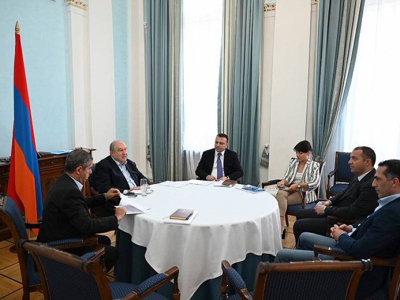 Армен Саркисян и Ваан Керобян обсудили перспективы развития научно-технической сферы