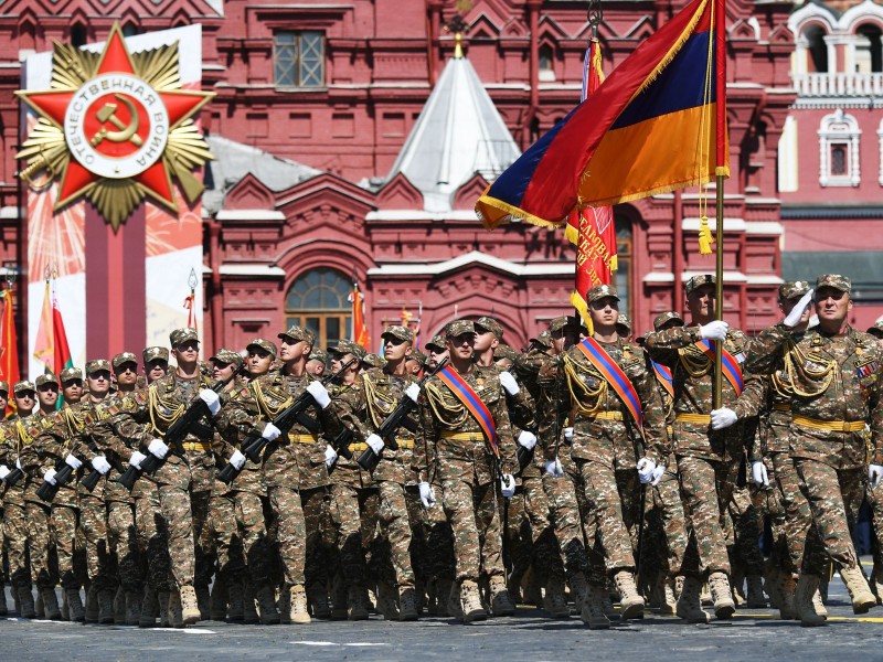 Парад Победы в 2021 году однозначно состоится - Кремль