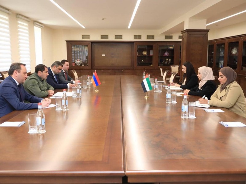 Министр и посол обсудили вопросы армяно-эмиратского сотрудничества